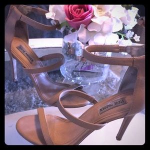 Steve Madden nude heels